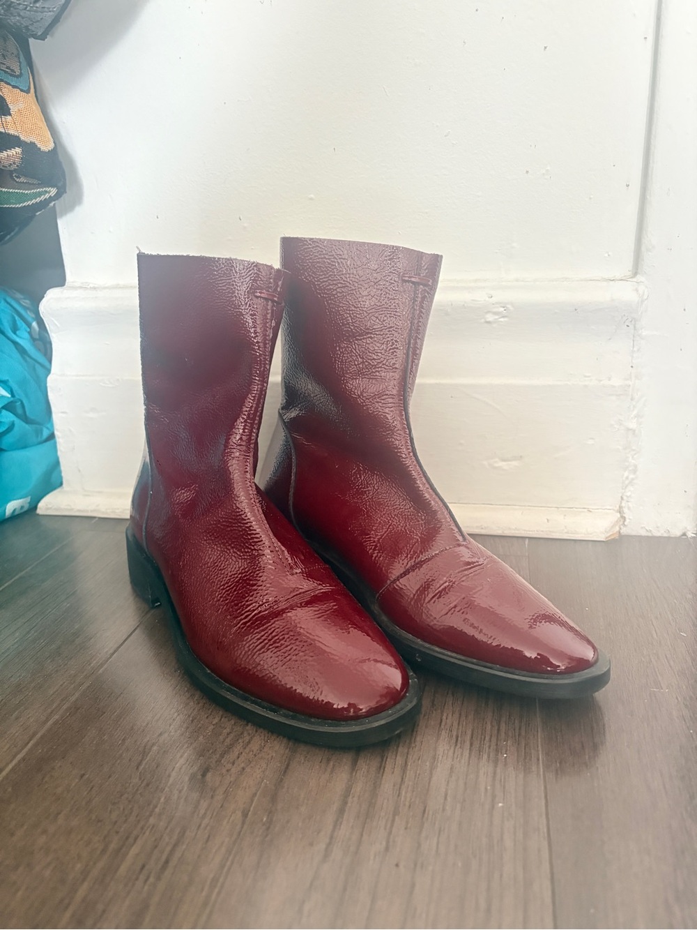 L'INTERVALLE Burgundy Patent Ankle Boots